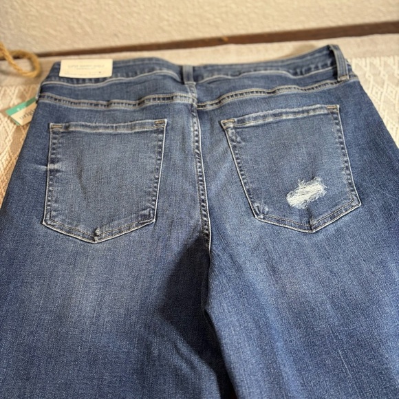 M Jeans Size 14W Original Fit, Super Skinny Ankle. Frayed hem, distressed. - Picture 5 of 9